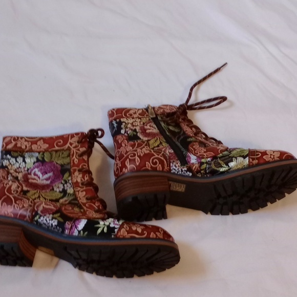 L'ATISTE Brown and Green  Floral Combat Moto Boots, Size 40/ 8.5 - Picture 7 of 9